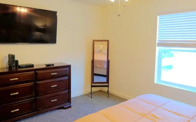 photo 3 of 3Bdrm 2Bath 4Beds - 3 STORY NORTH HOU
