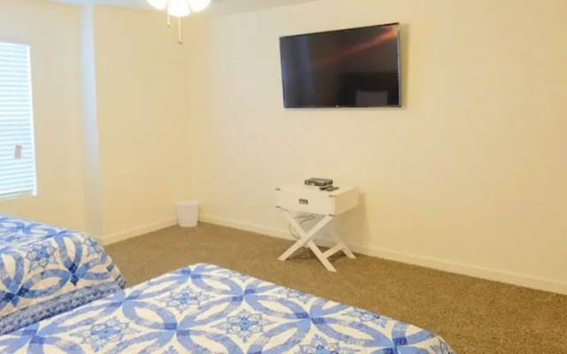 photo 4 of 3Bdrm 2Bath 4Beds - 3 STORY NORTH HOU