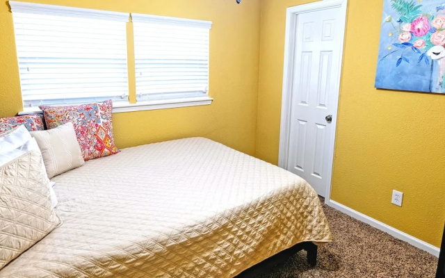 photo 2 of 3Bdrms 2Bath 3Beds - Energy Corridor 6
