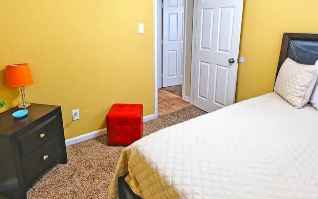photo 4 of 3Bdrms 2Bath 3Beds - Energy Corridor 6