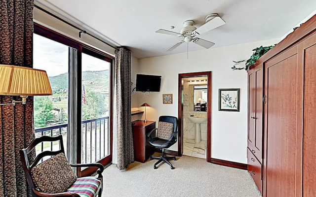 photo 3 of 3-Bedroom Ski-In/Ski-Out