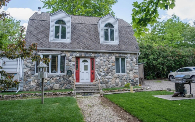 photo 2 of 3Bedroom2Bath CarriageHouse Pet Friendly