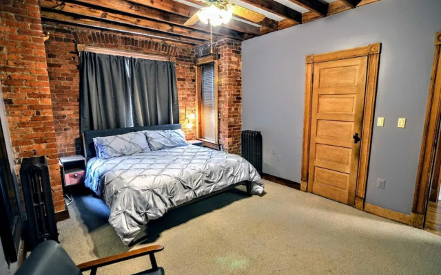 photo 4 of 3br, 1 Bath, Sleeps 6-8 3 Bedroom Apts