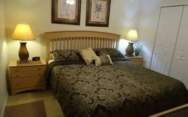 photo 2 of 3br, 2.5ba Townhome W/ Lake View, Sunny Rear Yard 3 Bedroom Townhouse by RedAwning