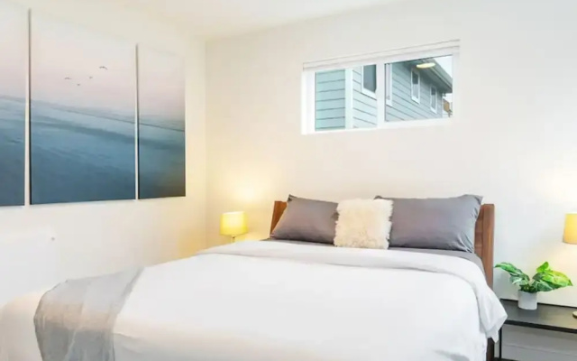 photo 3 of 3BR 2BA The Art Haus on Capitol Hill - Rooftop