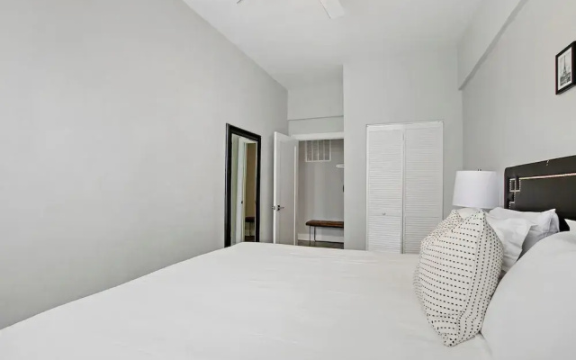 photo 3 of 3BR Apt in Logan Square near Highlights