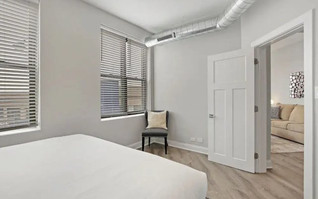 photo 5 of 3BR Apt in Logan Square near Highlights