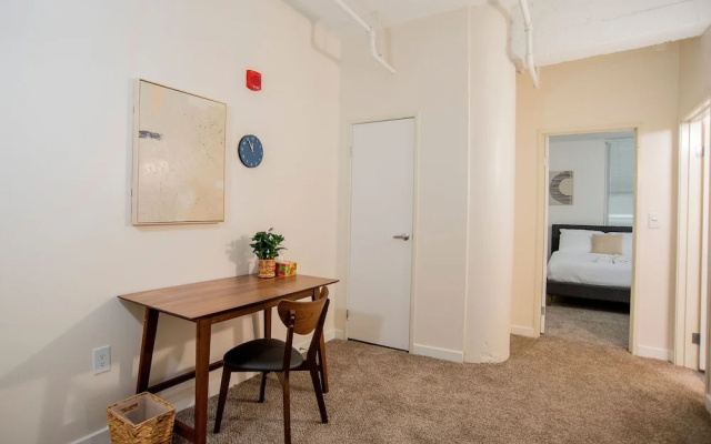 photo 3 of 3BR CozySuites TheBlock Skybridge Access
