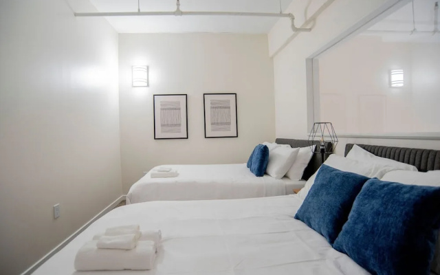 photo 5 of 3BR CozySuites TheBlock Skybridge Access