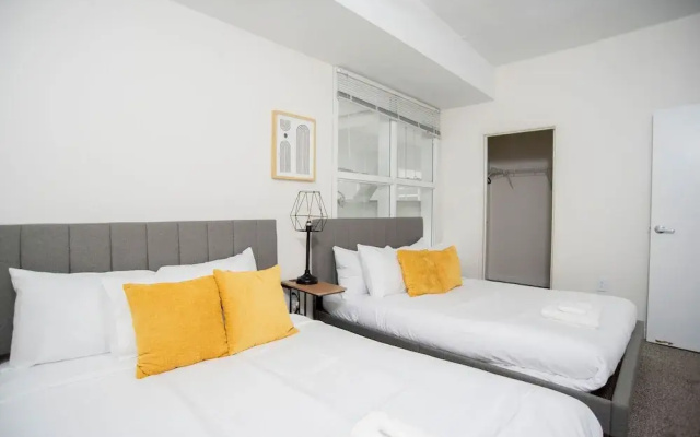 photo 3 of 3BR CozySuites TheBlock-SkybridgeAccess2