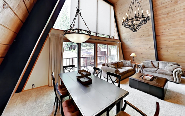 photo 2 of 3br Gem, Walk To Tahoe House Bakery 3 Bedroom Cabin