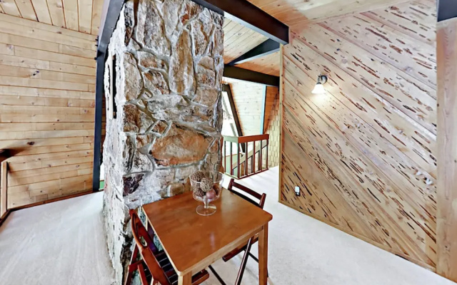 photo 3 of 3br Gem, Walk To Tahoe House Bakery 3 Bedroom Cabin