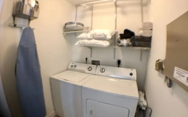photo 2 of 3BR Home wRooftop by Ideal Experience VR