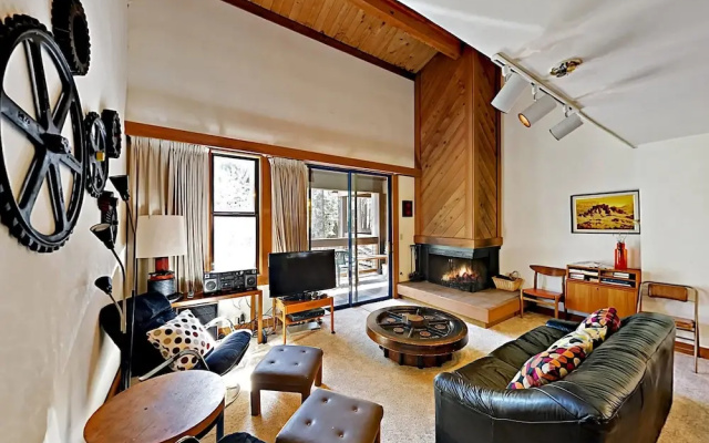 photo 2 of 3br  Ski-in Access To Northstar 3 Bedroom Condo