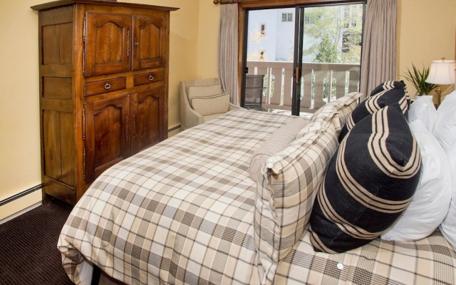 photo 4 of 3BR Residence w/ Cozy Fire Place - Lodge at Vail by RedAwning - Save 20% on 7+ Nights!