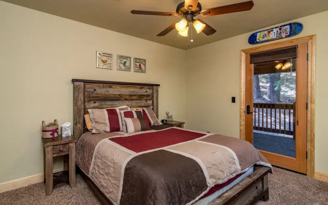 photo 5 of 3br W/ Hot Tub, Fireplace, & Grill 3 Bedroom Home