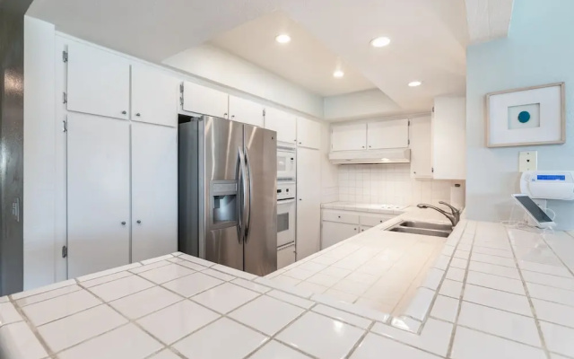 photo 3 of 3br W/ Patio & Grill - 1 Mile To Beach & Pier Ave 3 Bedroom Townhouse