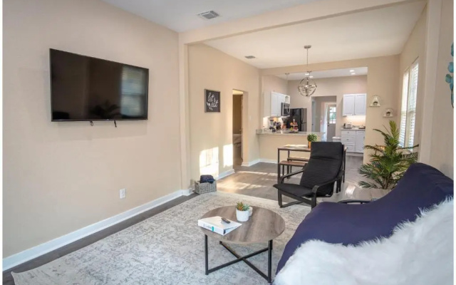photo 3 of 3BR2BA Remodeled House Near Downtown