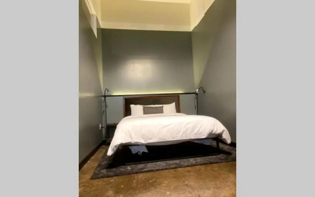 photo 2 of 3E-*Renovated* 5 min to UPMC Shadyside, sleeps 6