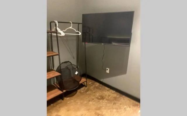 photo 4 of 3E-*Renovated* 5 min to UPMC Shadyside, sleeps 6