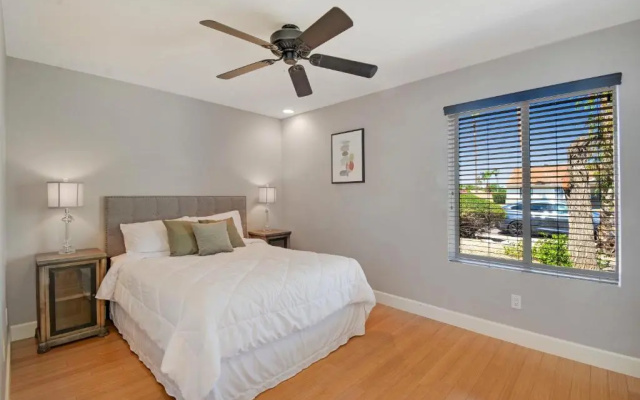 photo 3 of 4 bdr, Two Master suite, billiards & desert oasis pool