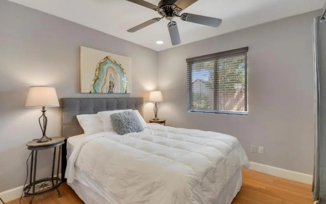 photo 5 of 4 bdr, Two Master suite, billiards & desert oasis pool