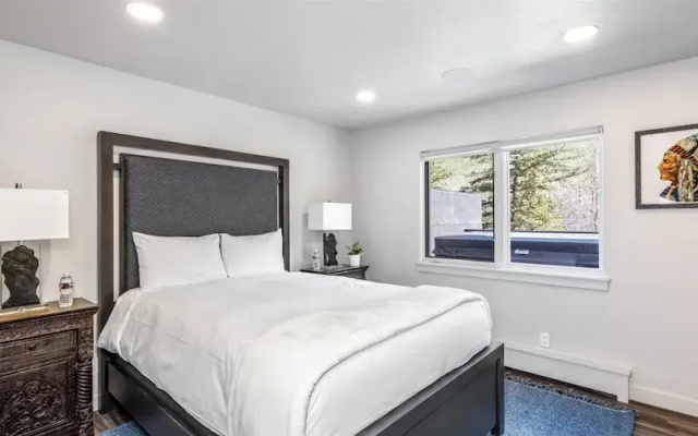 photo 2 of 4 Bedroom Luxury Home in East Vail