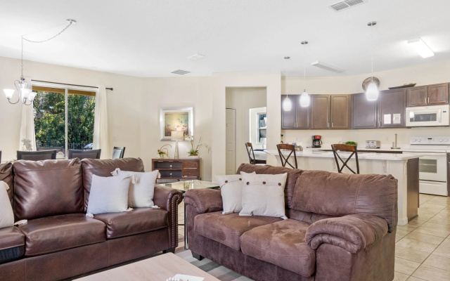 photo 2 of 4 Bedrooms / 3 Bathrooms / Crystal Cove (4712 BD), Kissimmee, US