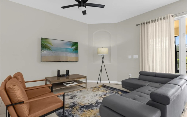 photo 3 of 4 Bedrooms / 3.5 Bathrooms / Solterra (4735 TD), Davenport, US