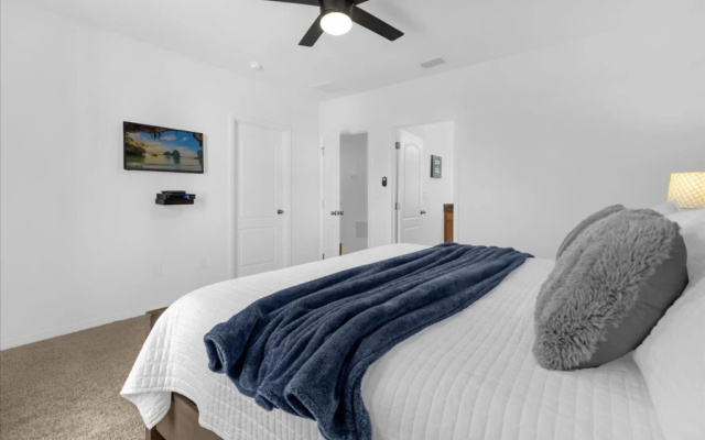 photo 5 of 4 Bedrooms / 3.5 Bathrooms / Solterra (4735 TD), Davenport, US