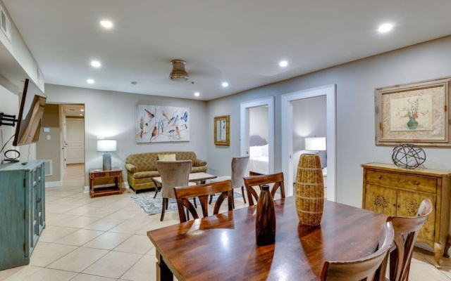 photo 5 of 4 BR Beauty blocks from the River
