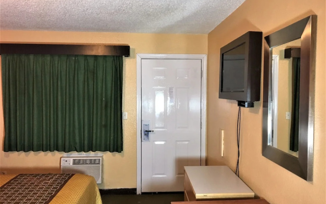 photo 2 of 4 Star Motel