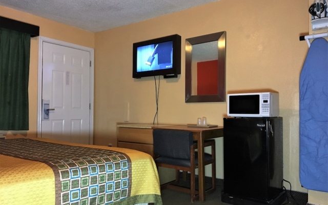 photo 5 of 4 Star Motel