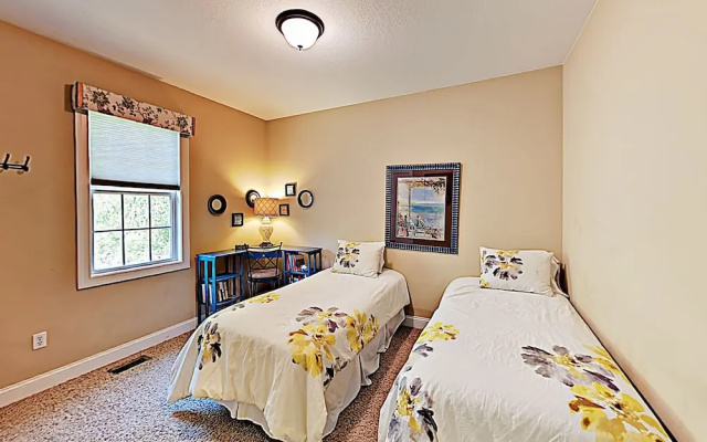 photo 2 of 40 Charles Marlowe Drive Home 4 Bedrooms 3 Bathrooms Home