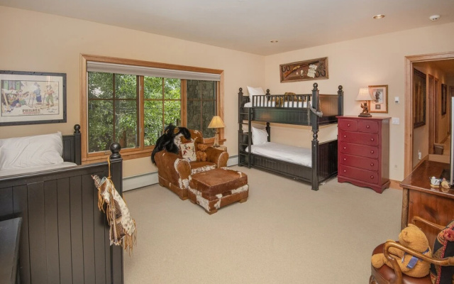 photo 2 of 40 Goshawk 5 Bedroom Home by Redawning