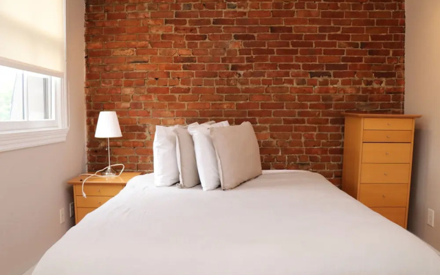 photo 2 of Maverick Suites at 402 Columbus Ave