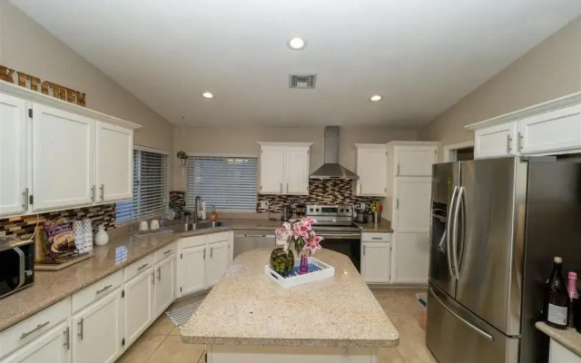 photo 2 of 4046 Glendale