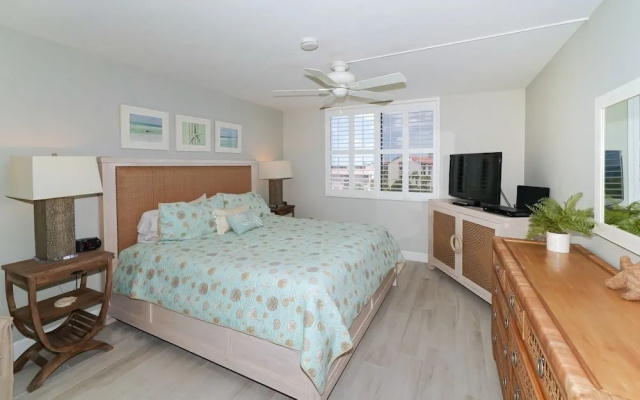 photo 3 of 404-excelsior- Beautiful Unit Offering Amazing Gulf Views! 2 Bedroom Condo