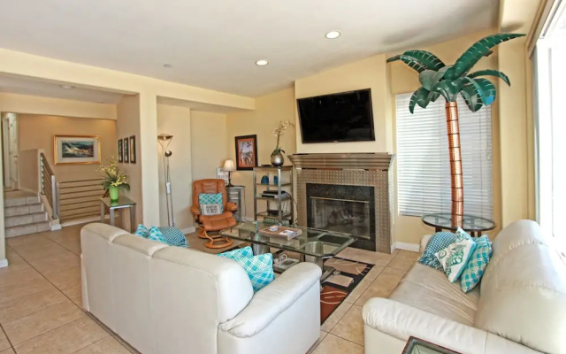 photo 2 of 406 E Ocean Front B 68132 by RedAwning