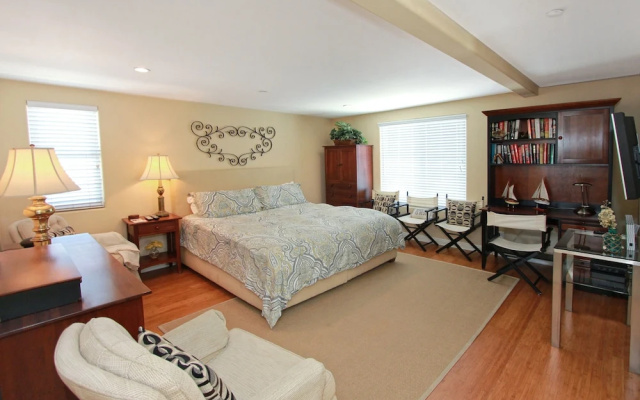 photo 3 of 406 E Ocean Front B 68132 by RedAwning