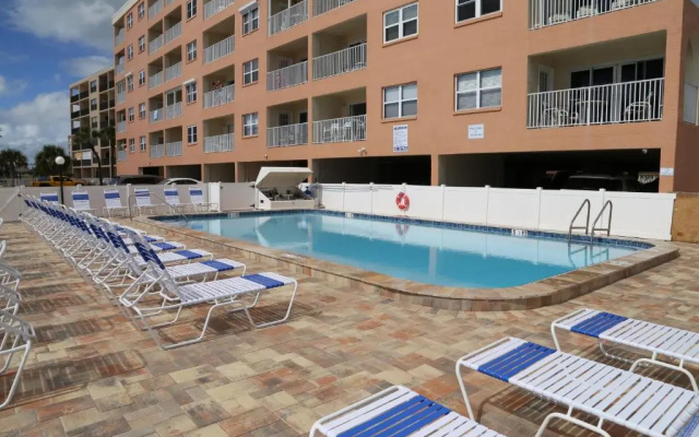 photo 2 of #411 Beach Place Condos