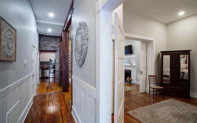 photo 3 of 414 Waldburg A · Newly Renovated Apt with outdoor space!
