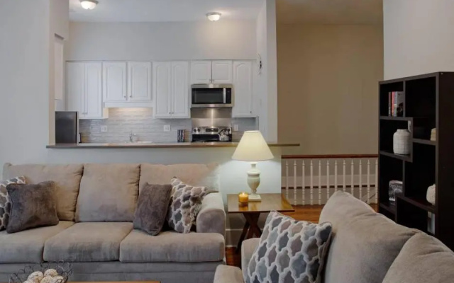 photo 4 of 414B Waldburg st · 2 Bedroom Oasis near Forsyth Park