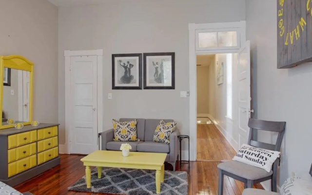 photo 5 of 414B Waldburg st · 2 Bedroom Oasis near Forsyth Park