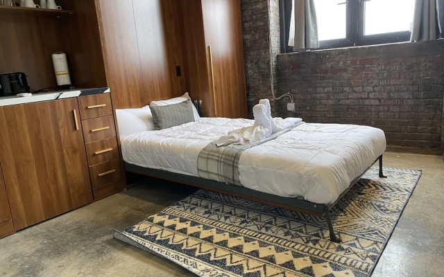 photo 3 of 424 Gold Way-Apt. 301, Studio Apartment