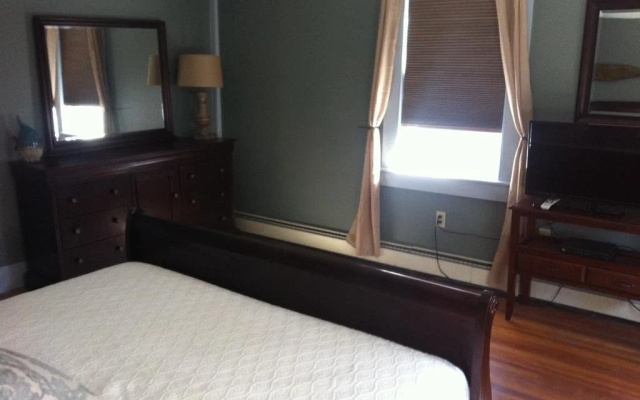 photo 4 of 424 Thames Street Inn