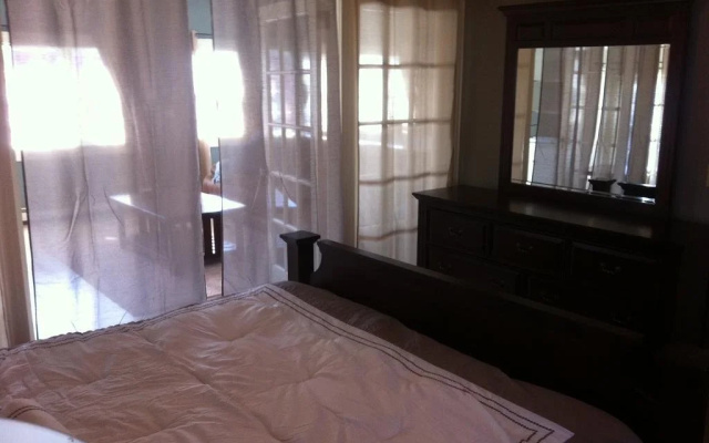 photo 5 of 424 Thames Street Inn