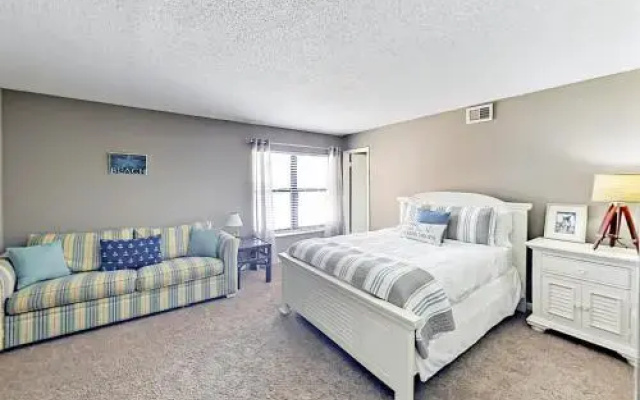 photo 4 of 427 E Beach Blvd Condo Unit 462