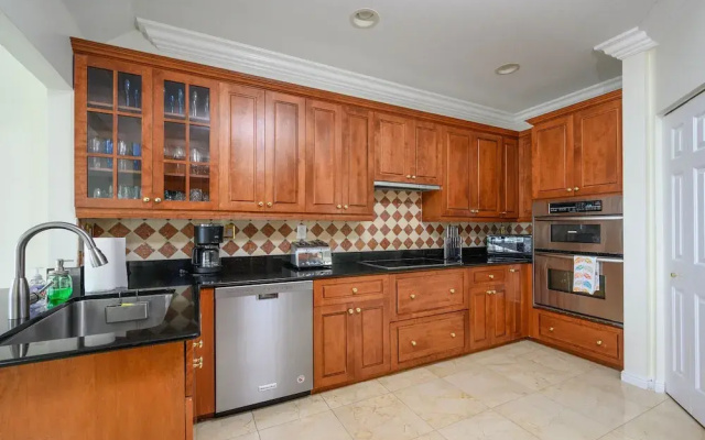photo 3 of 4331 W Tradewinds Ave Duplex Unit A 3 Bedrooms 2.5 Bathrooms Duplex