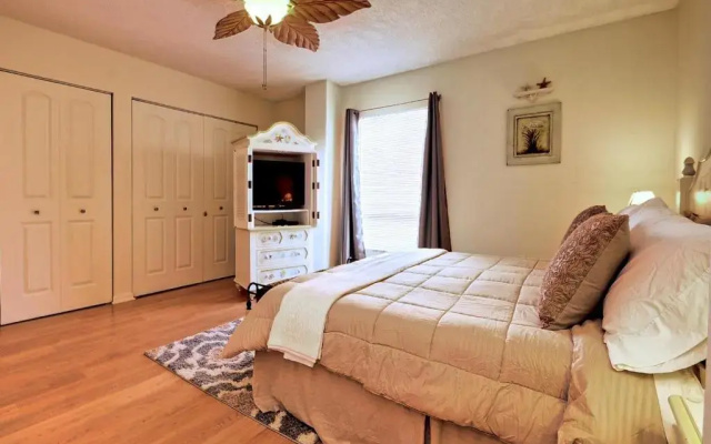 photo 5 of 440 West 1108S